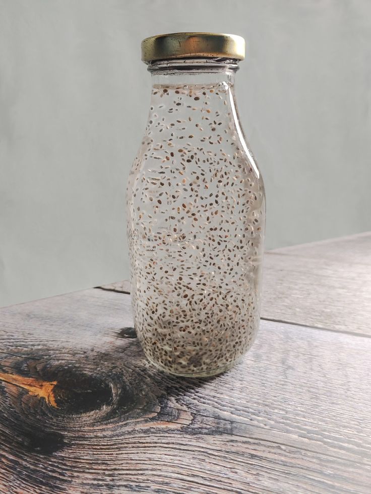 Σπόροι Chia: Ενυδάτωση με Φυτά και Πήξη